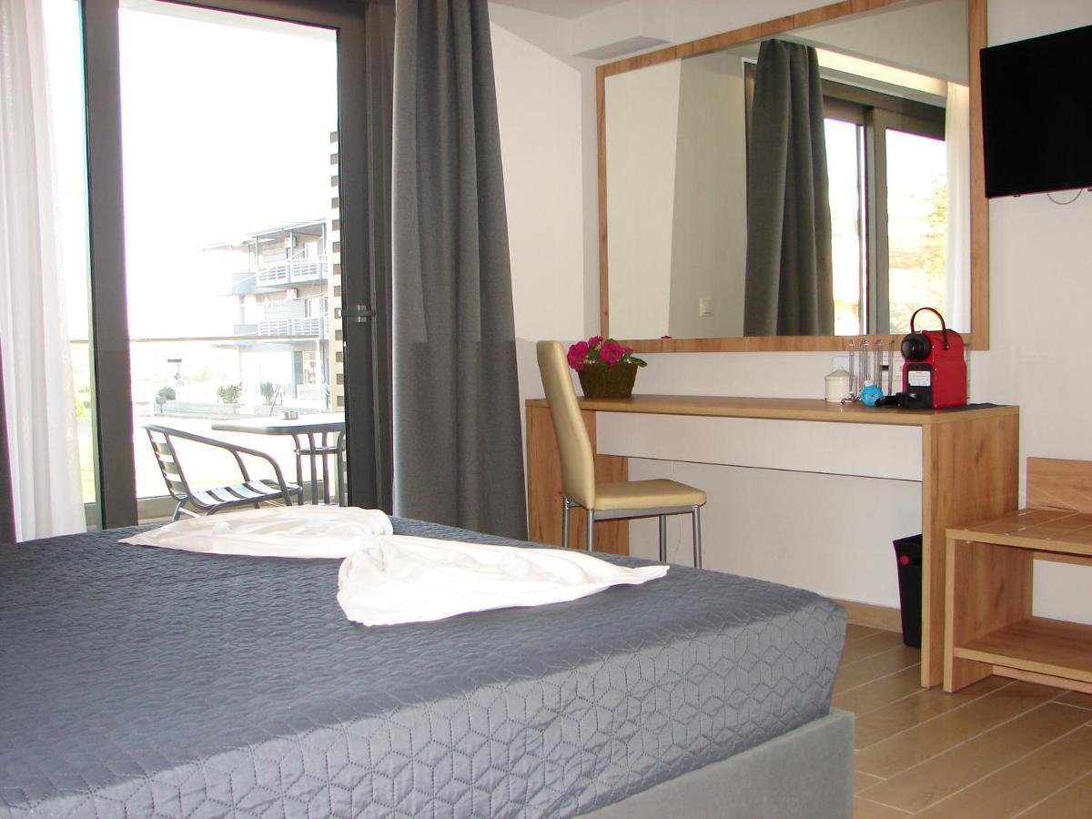 Four Reasons Aparthotel Paralía Eksteriør bilde