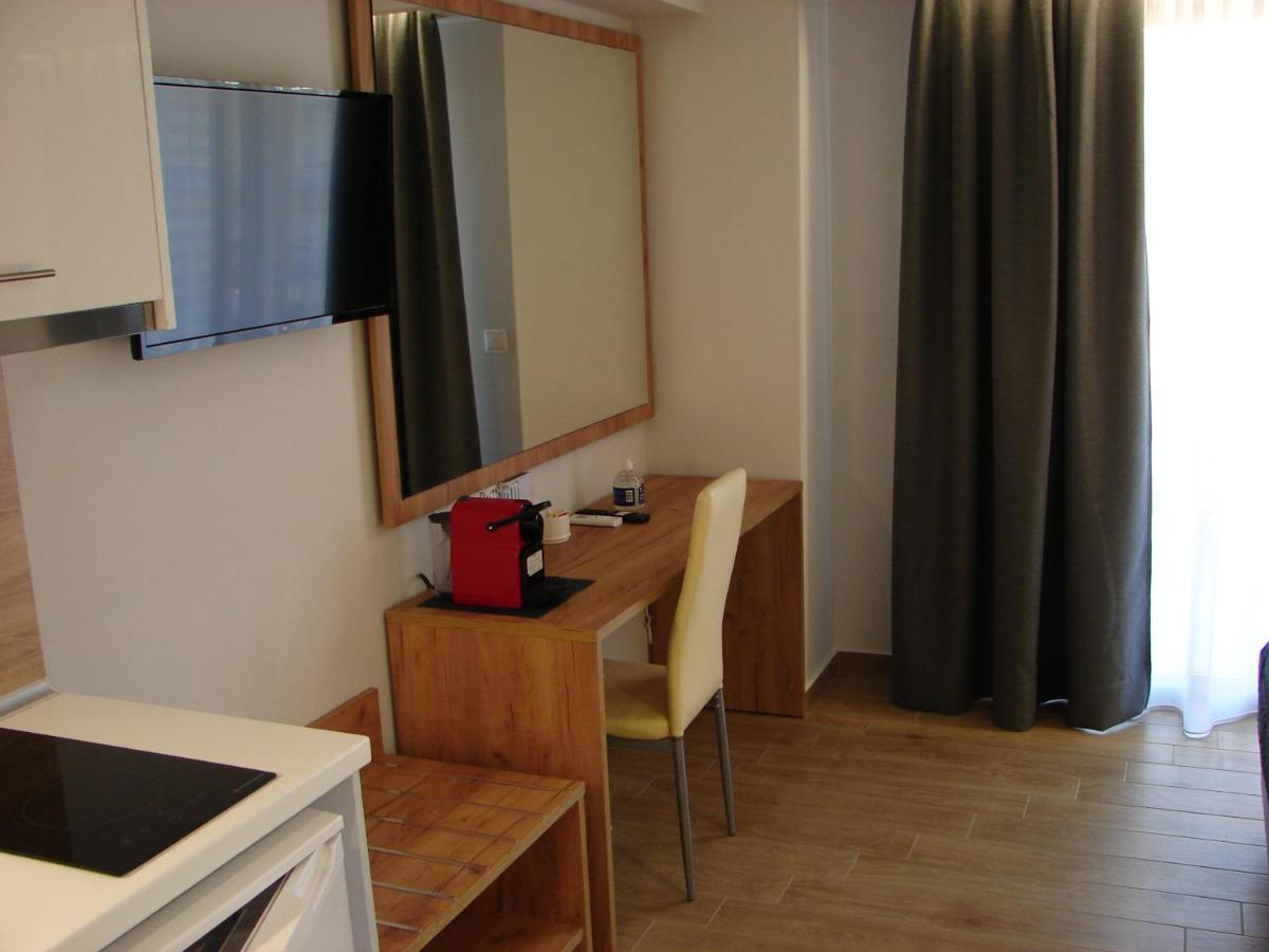 Four Reasons Aparthotel Paralía Eksteriør bilde